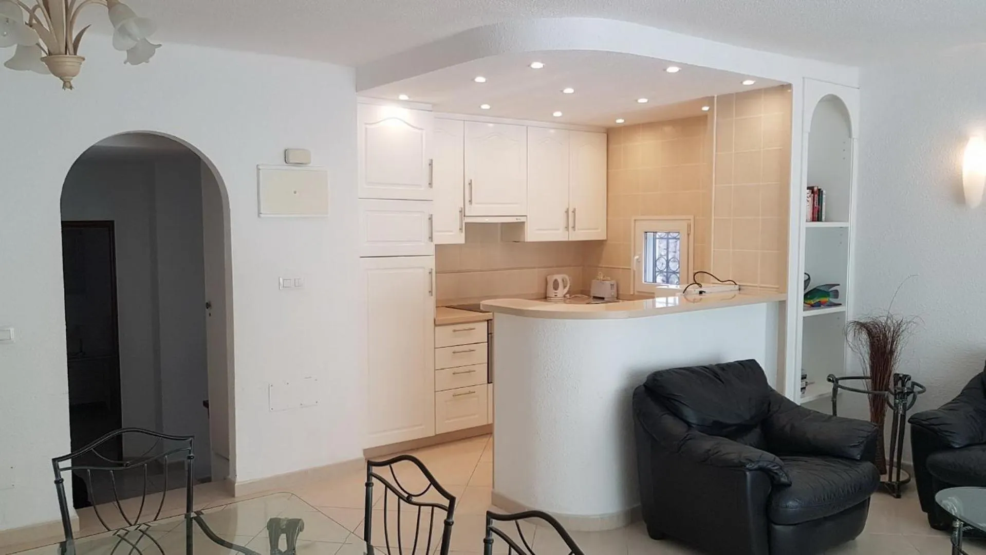Spacious 3-Bedroom Beach Bungalow Costa Adeje  0*, Costa Adeje (Tenerife) Espanha