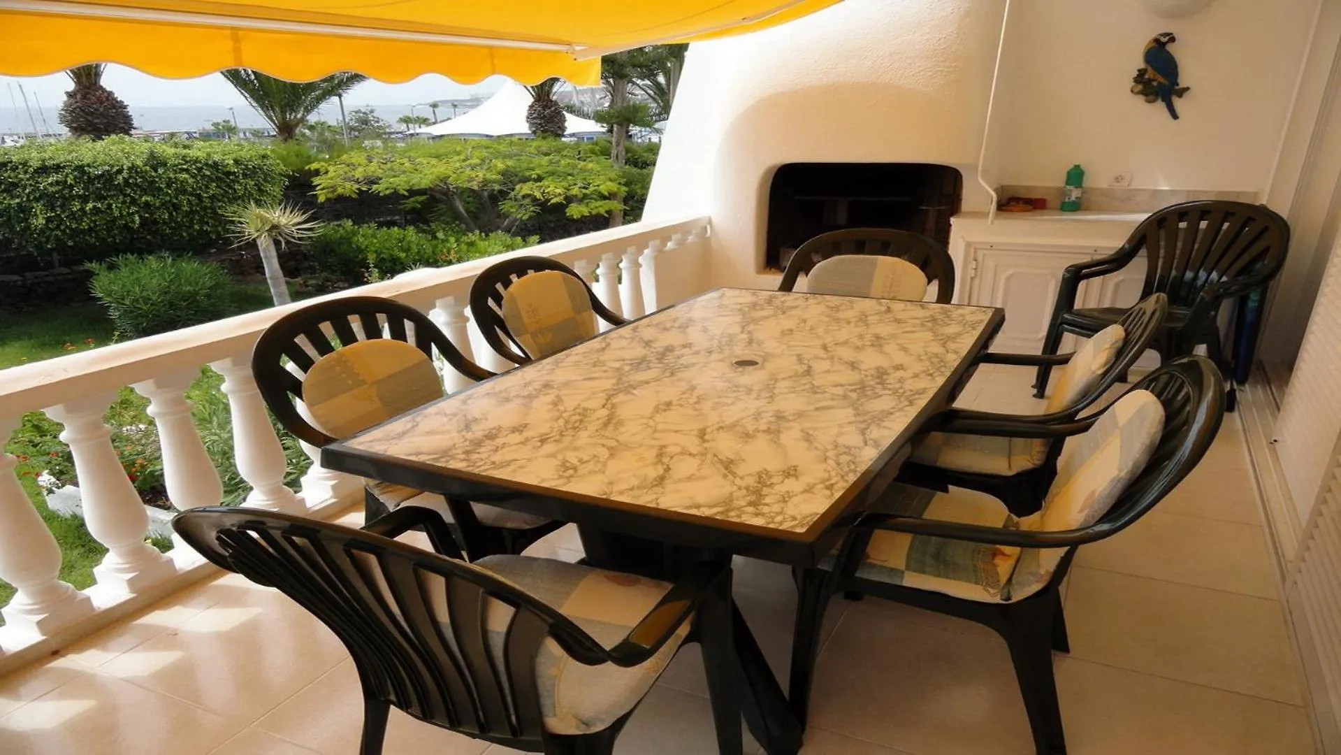 Spacious 3-Bedroom Beach Bungalow Costa Adeje  Costa Adeje (Tenerife)