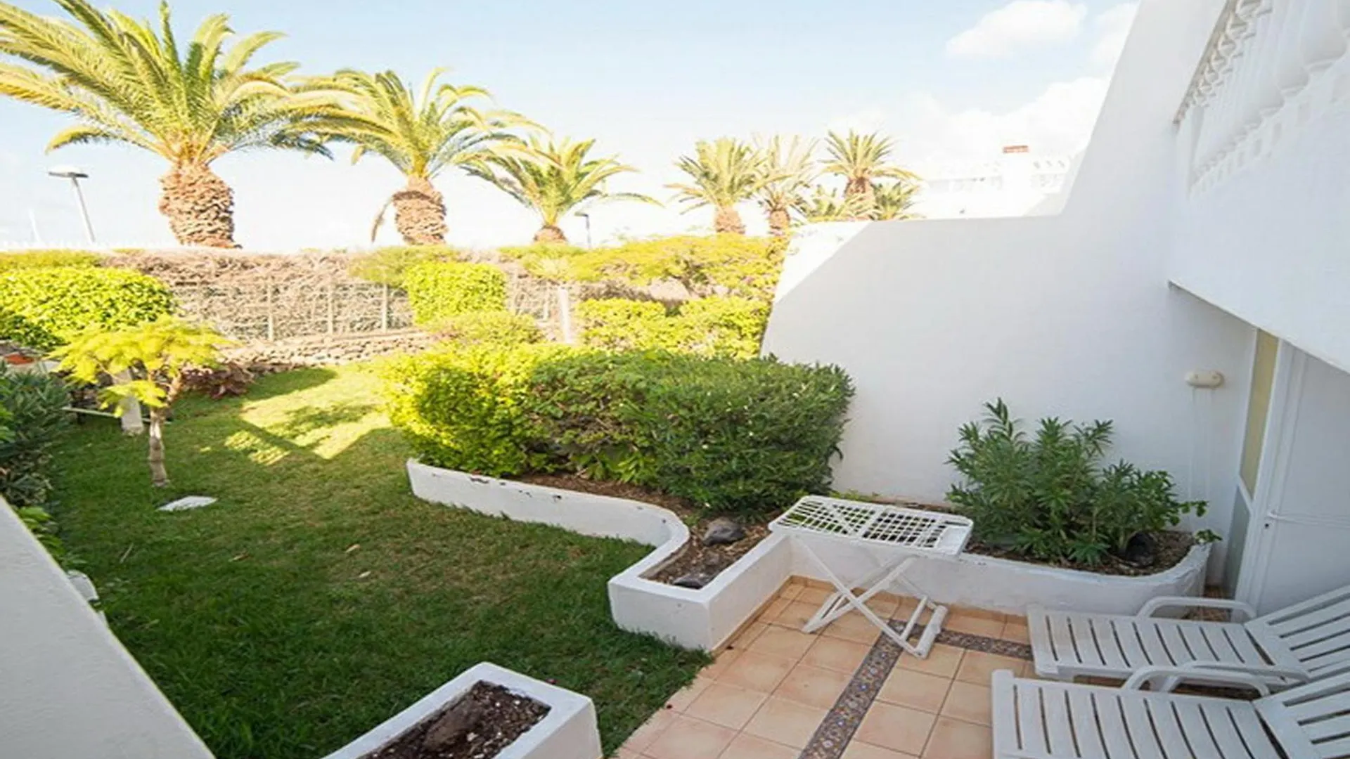 Spacious 3-Bedroom Beach Bungalow Costa Adeje  0*, Costa Adeje (Tenerife) Espanha