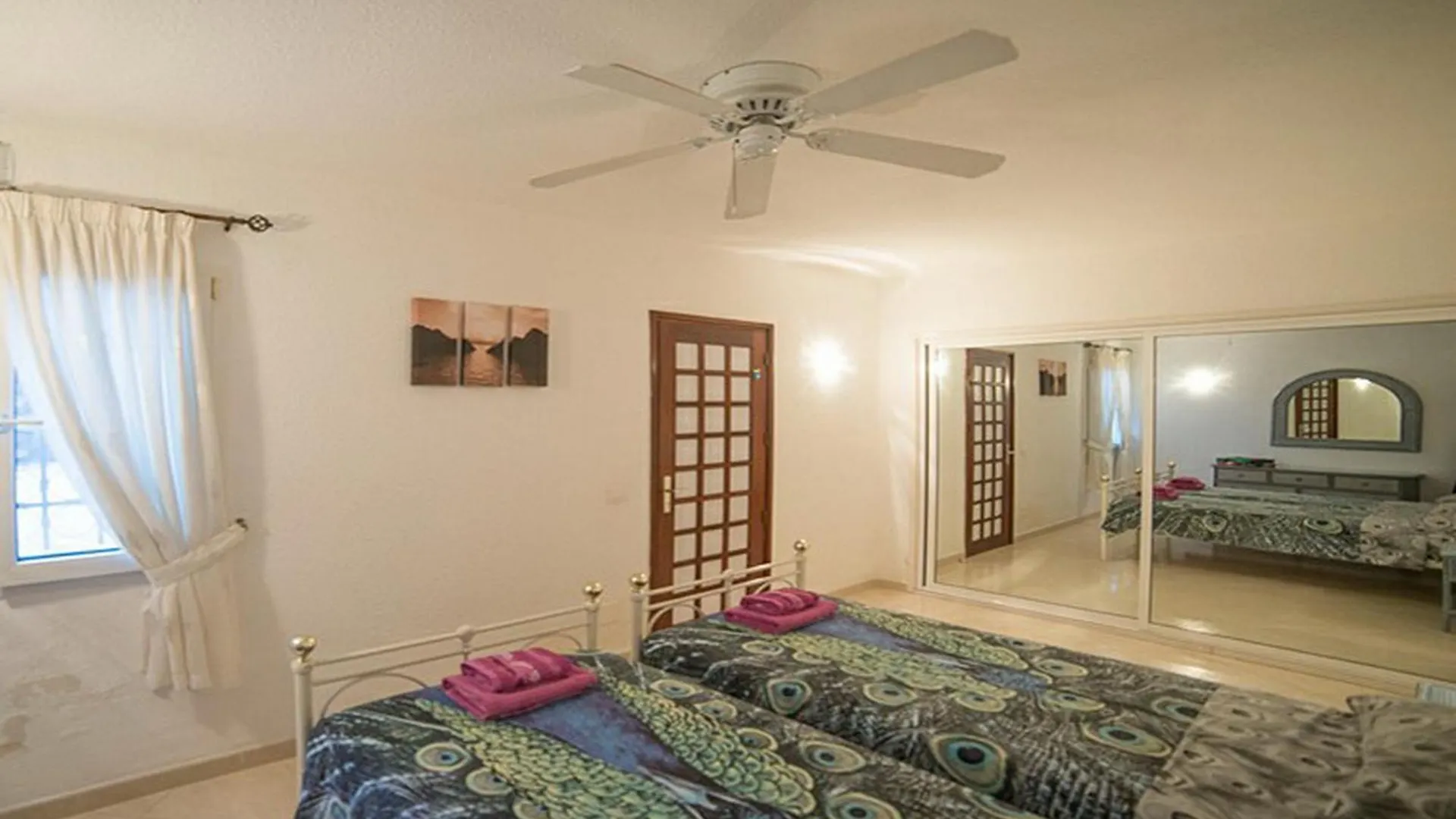Spacious 3-Bedroom Beach Bungalow Costa Adeje  Villa Costa Adeje (Tenerife)
